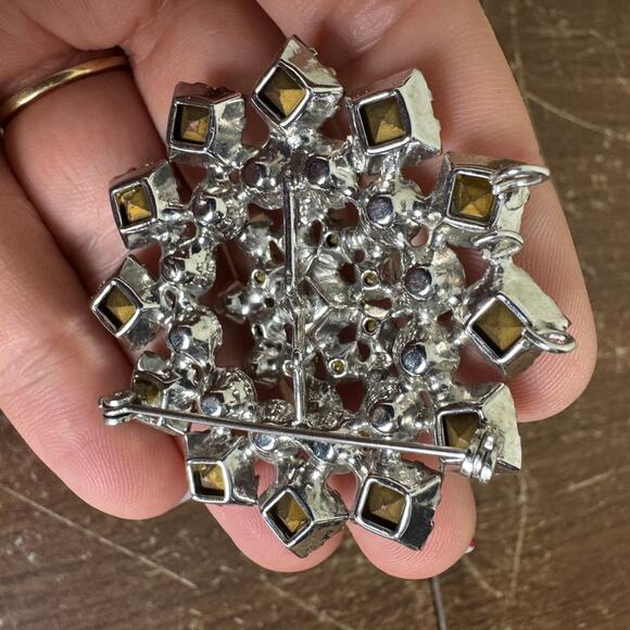 Vintage Silver Tone Metal White Rhinestone Cluster Brooch Pin - Picture 5 of 6